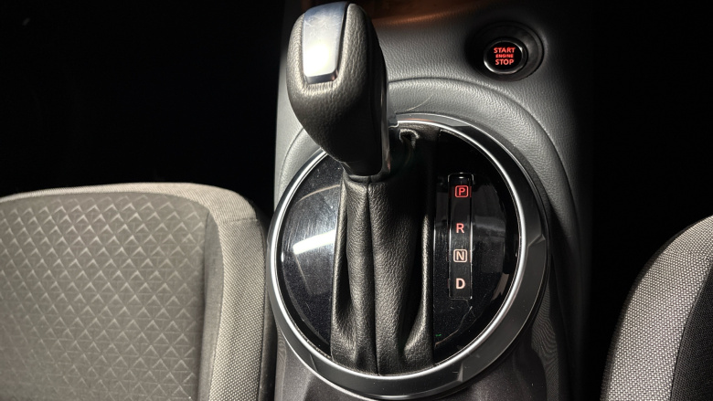 Nissan Juke 1.0 DiG-T 114 N-Connecta 5dr DCT Petrol Hatchback